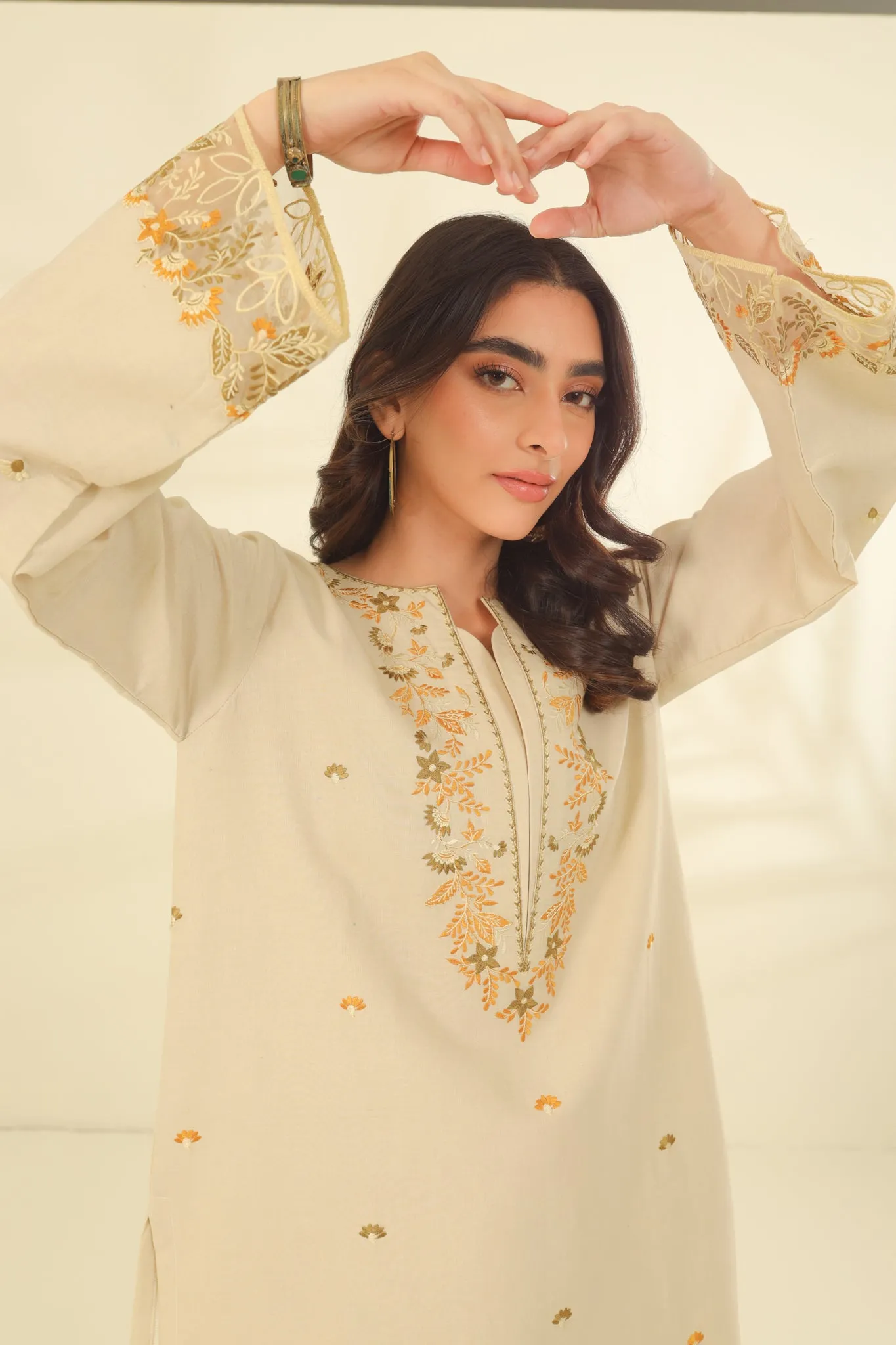 20% OFF IVORY BEIGE EMBROIDERED TWO PIECE SET  (NPA2-23308)