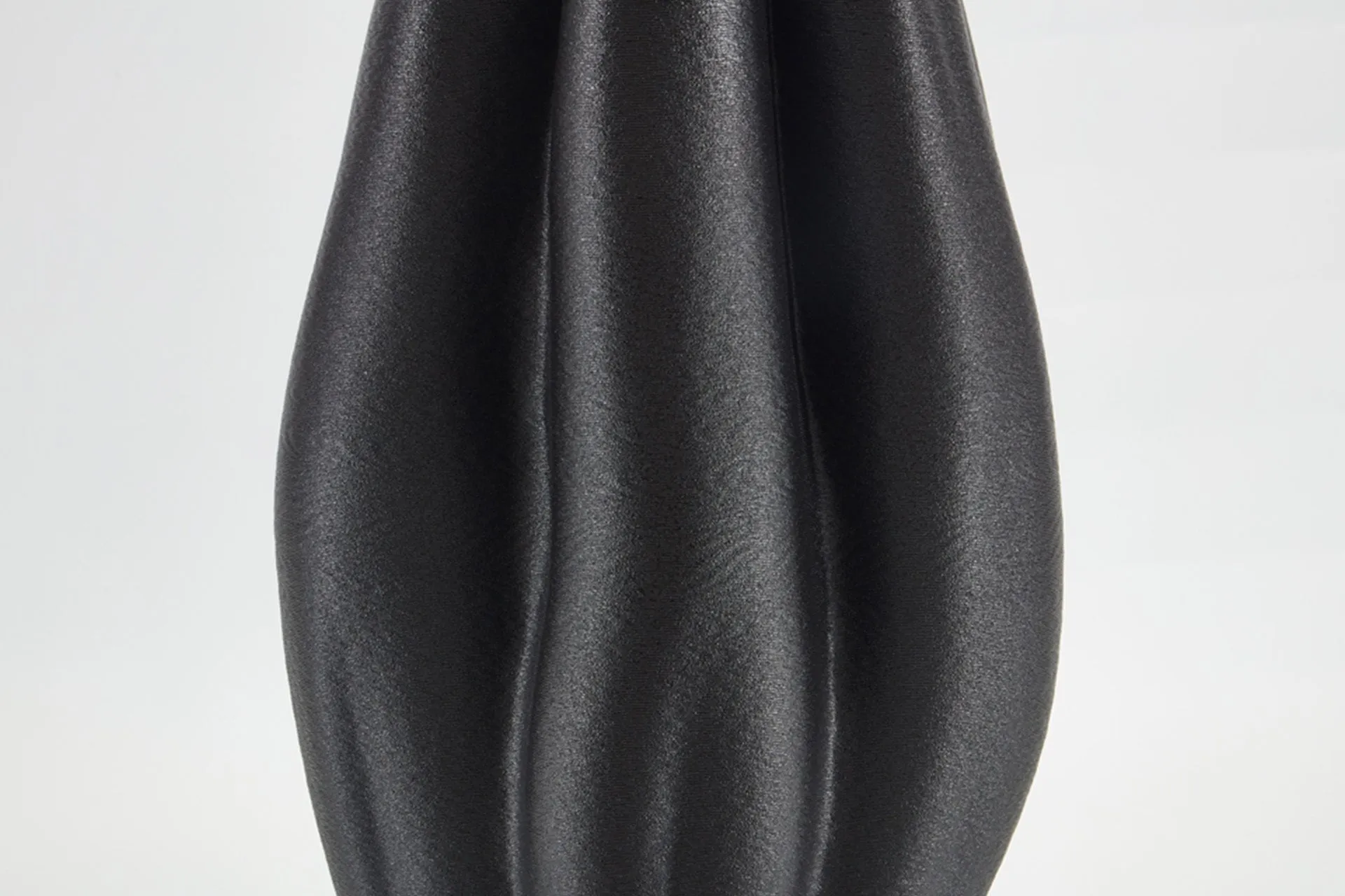 A The Foundry House La Mer Vase Ebony