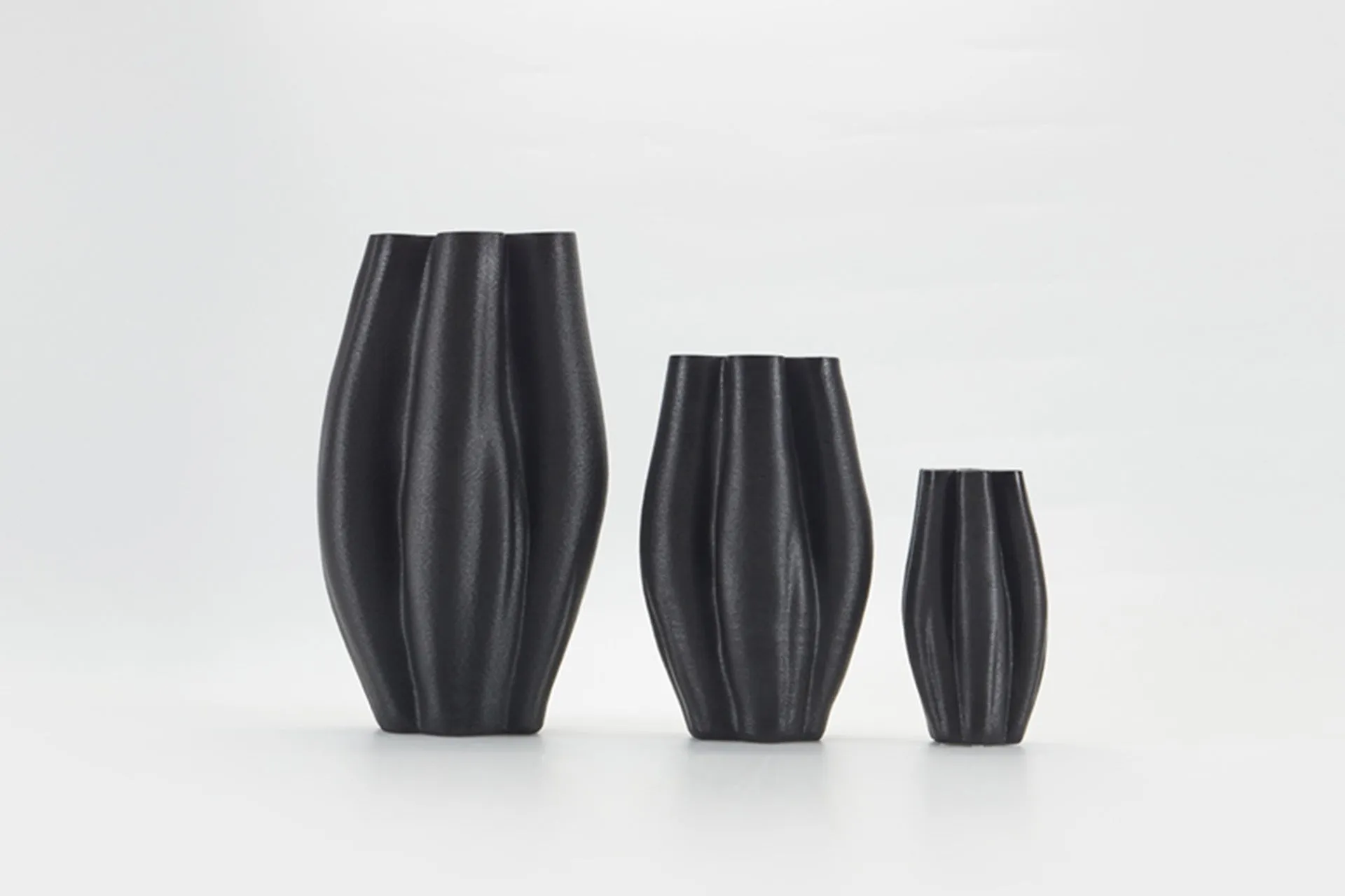 A The Foundry House La Mer Vase Ebony