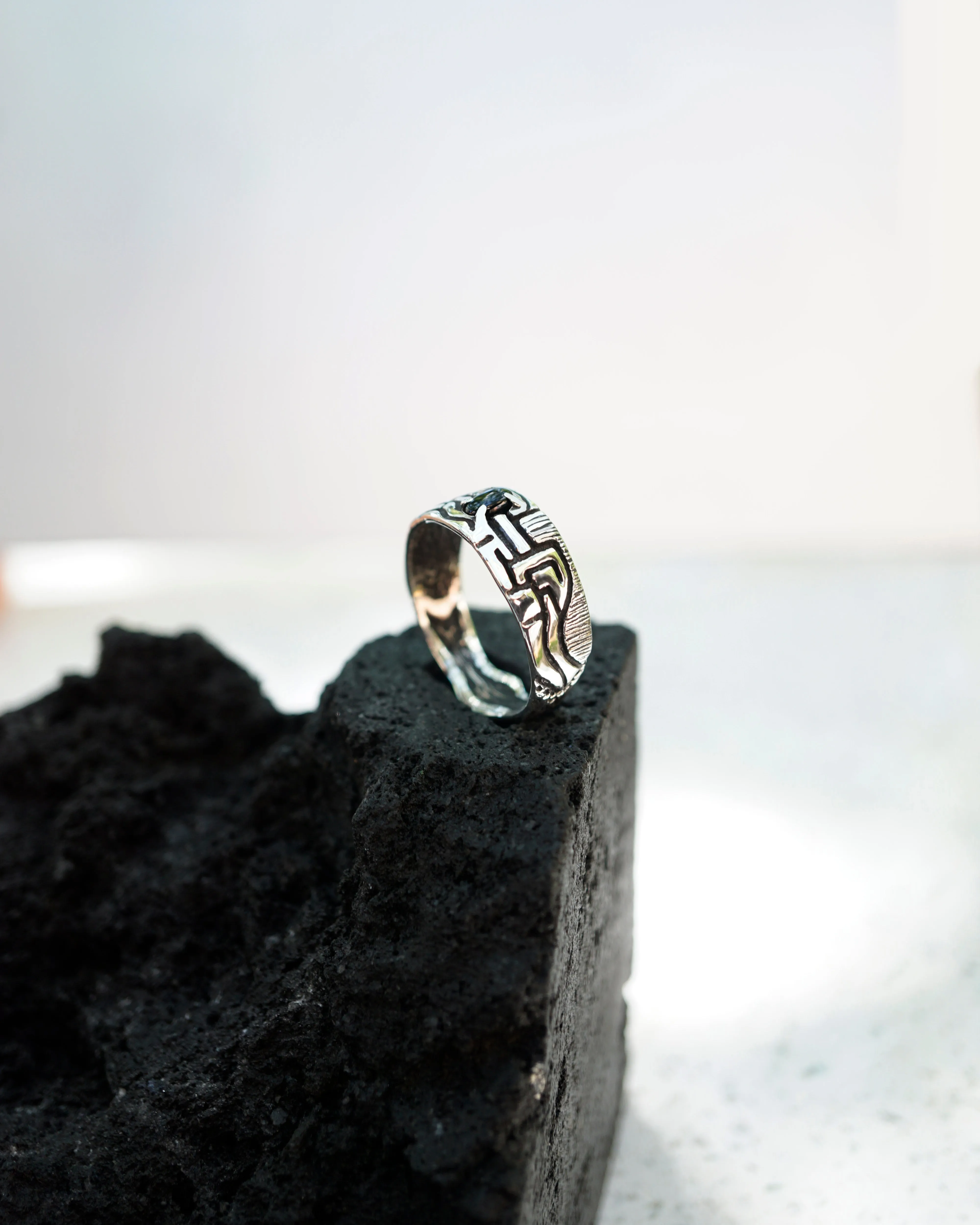 Black Onyx ring VERT