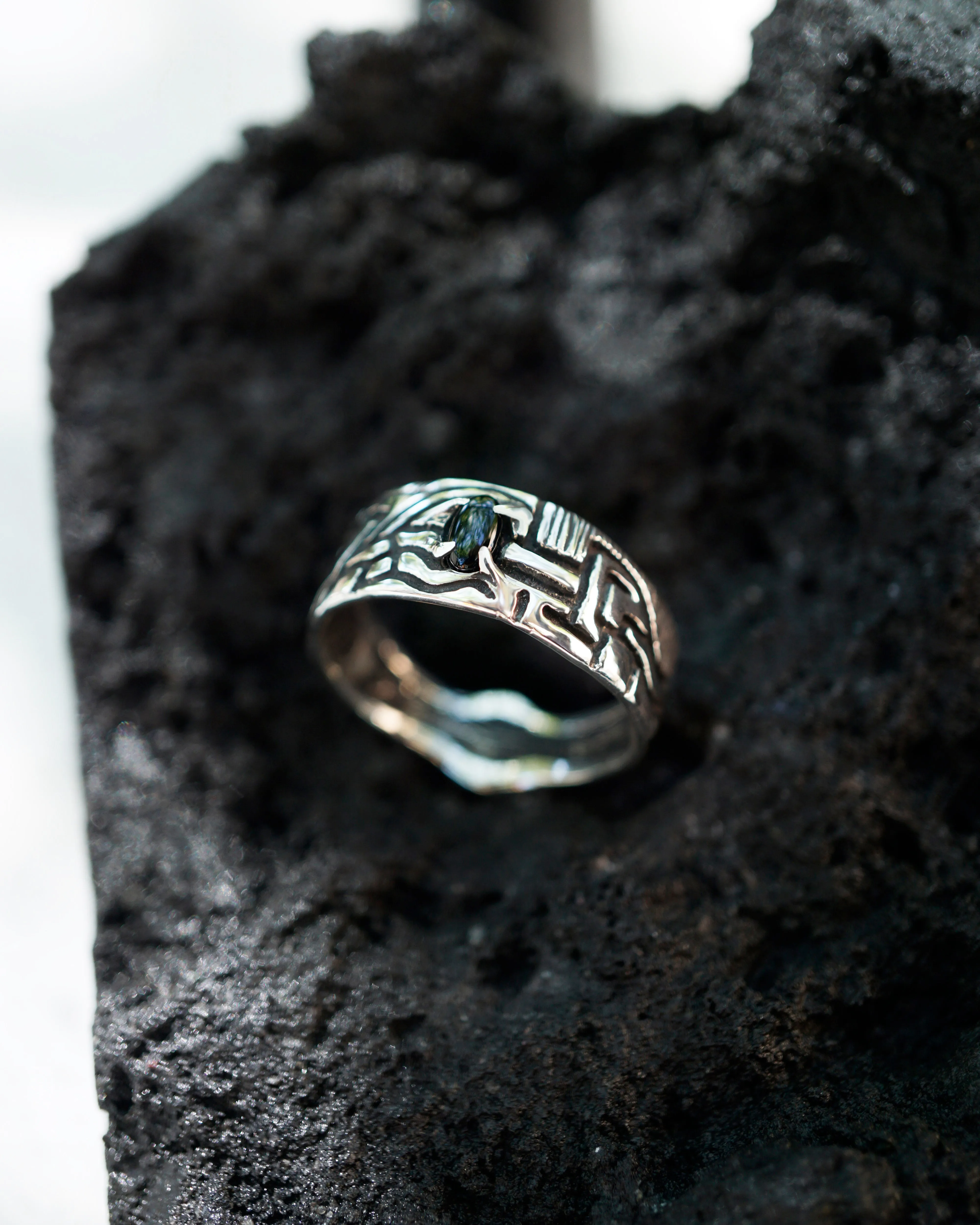 Black Onyx ring VERT