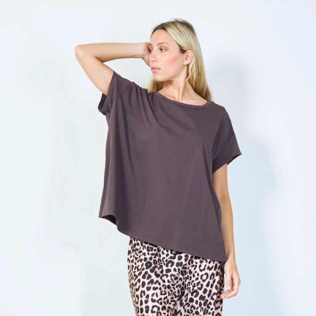 Casual t-shirt with rolled sleeves wholesale