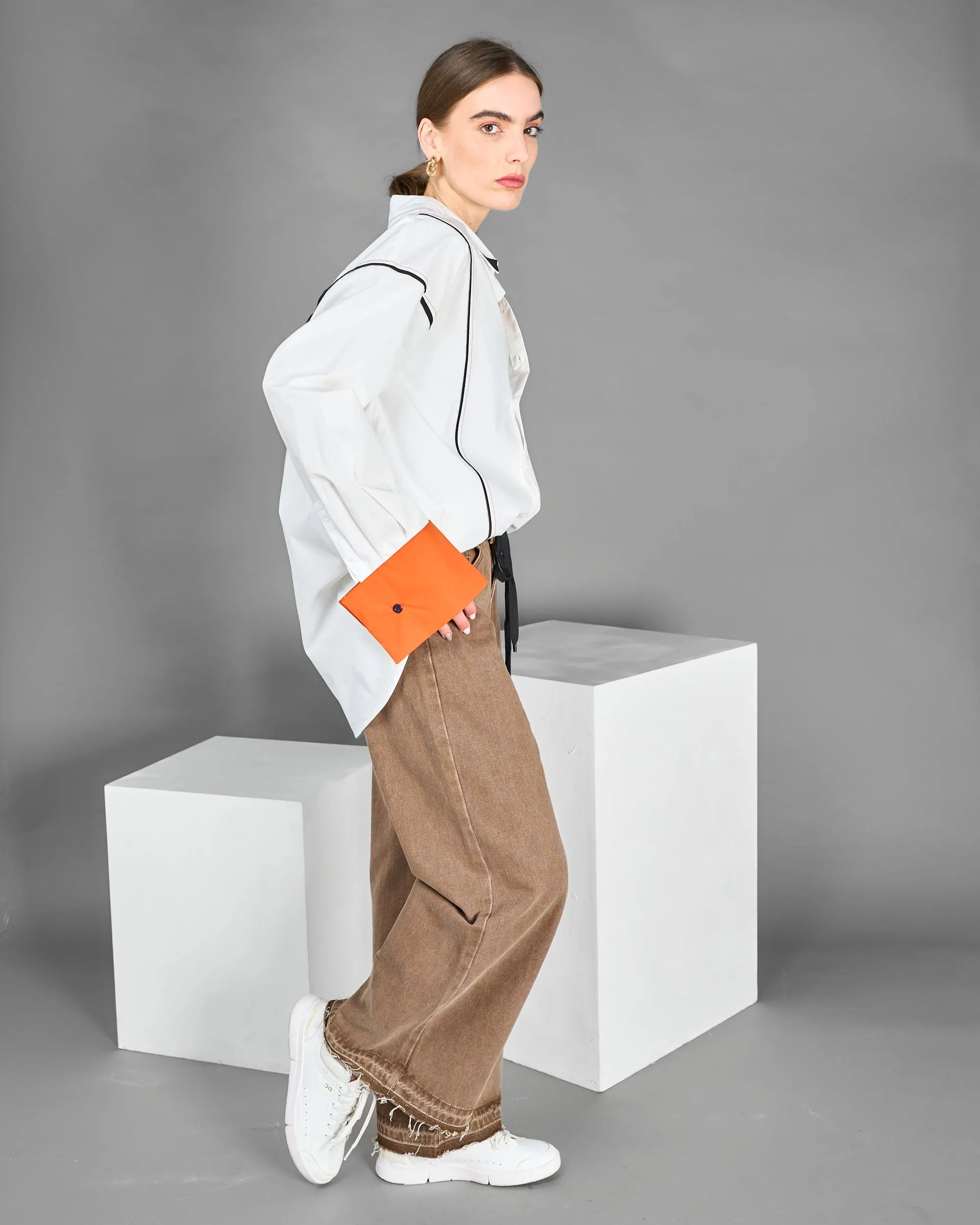 Contrast binding drop shoulder with front buttons and long sleeves shirt 4055 - قميص