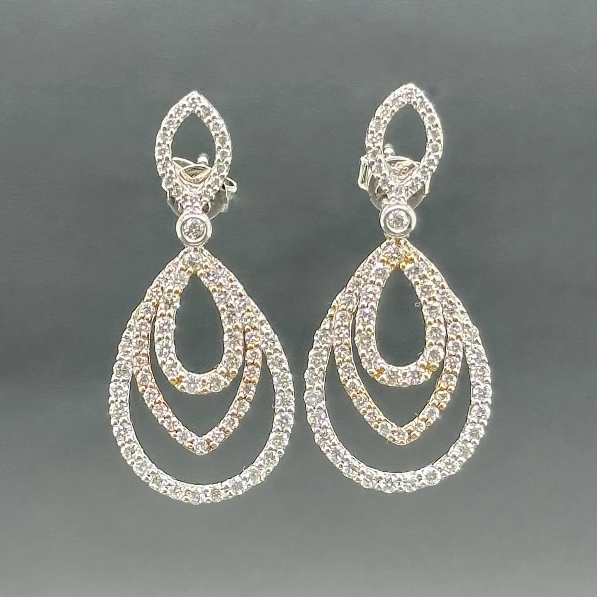 Estate 14K TT Gold 1.78ctw G-H/SI1-2 Diamond Dangle Earrings