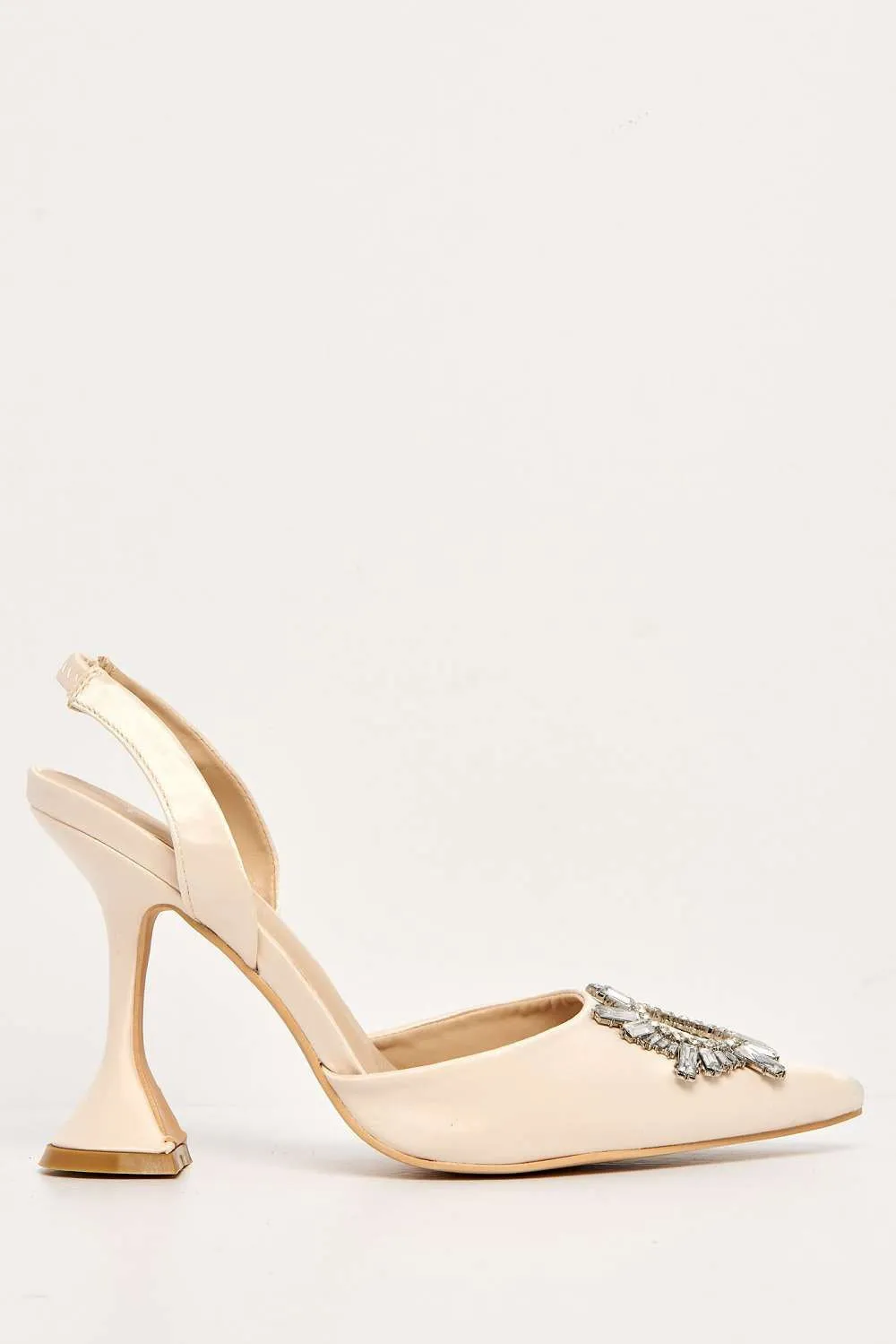 Girona Diamante Brooch Pointed Toe Spool Heel Court Shoe in Cream