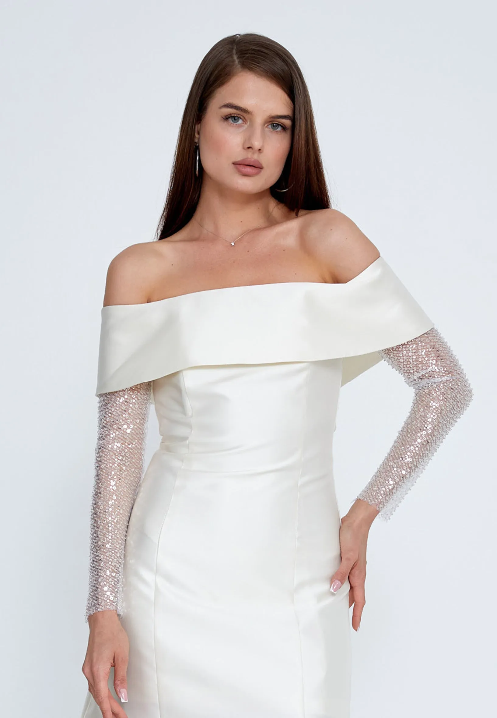 Off white short dress with sequin sleeve