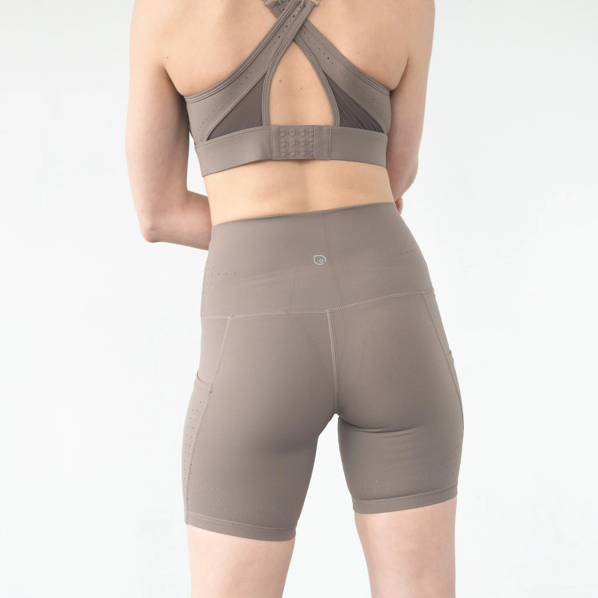 Reveal Ultra High-Rise Postpartum Compression Biker Short 7'' (NOMAD)