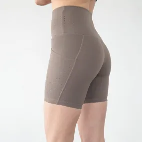 Reveal Ultra High-Rise Postpartum Compression Biker Short 7'' (NOMAD)